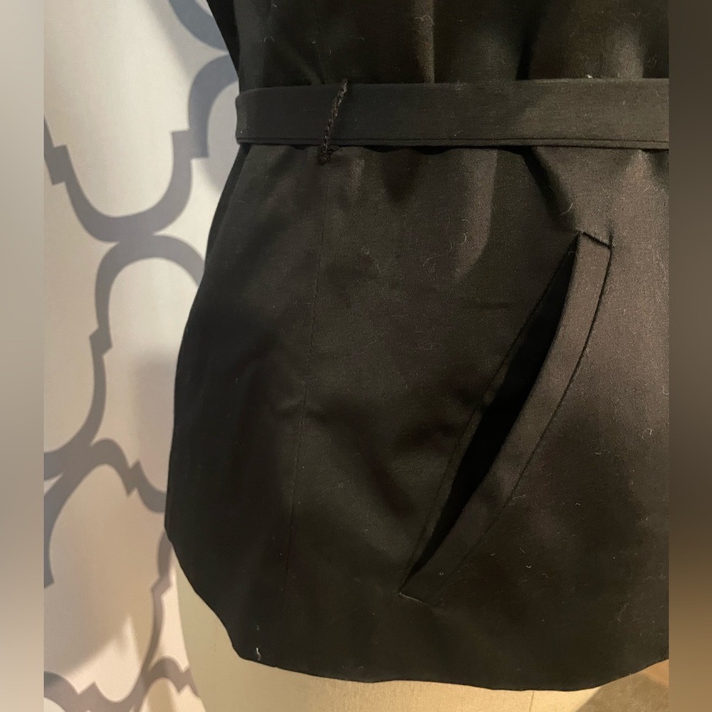 🤍shirt-style black vest from the Limited🤍 - Picture 3 of 7